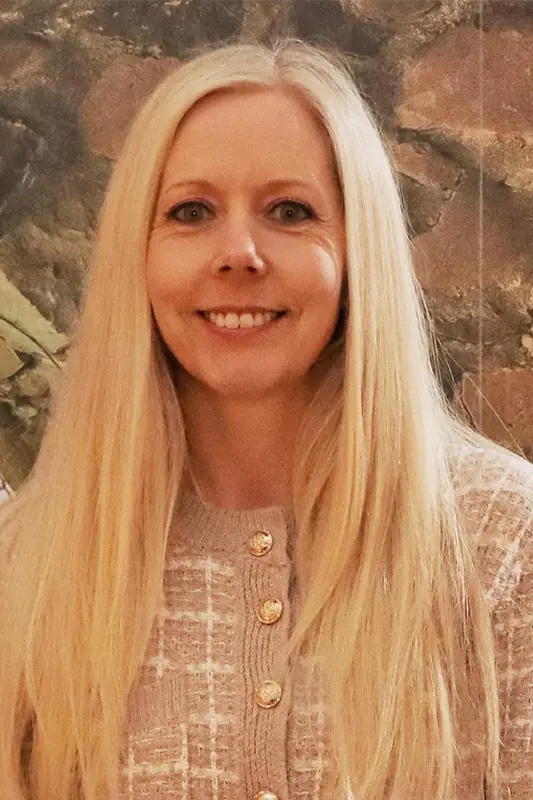 Laura-Lee Cowburn - Exec